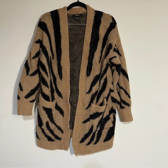 Forever 21 Sweaters - Forever 21 Tiger Print Cardigan Furry Sweater Open Front Women’s Size Small